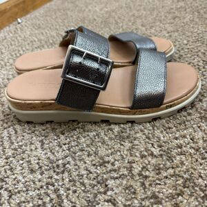 The FLEXX Women's Woodstock Delux Slide Wedge Sandal Silver Leather Size 9